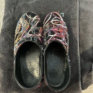 Womens Multicolor Thread Dansko